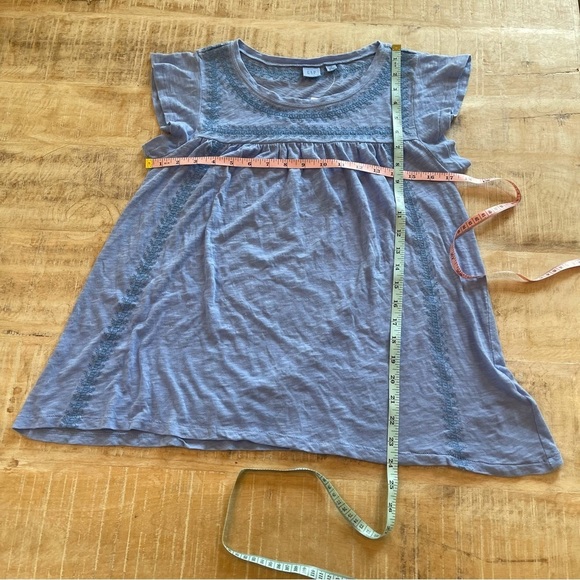 GAP Embroidered Top - Picture 2 of 7